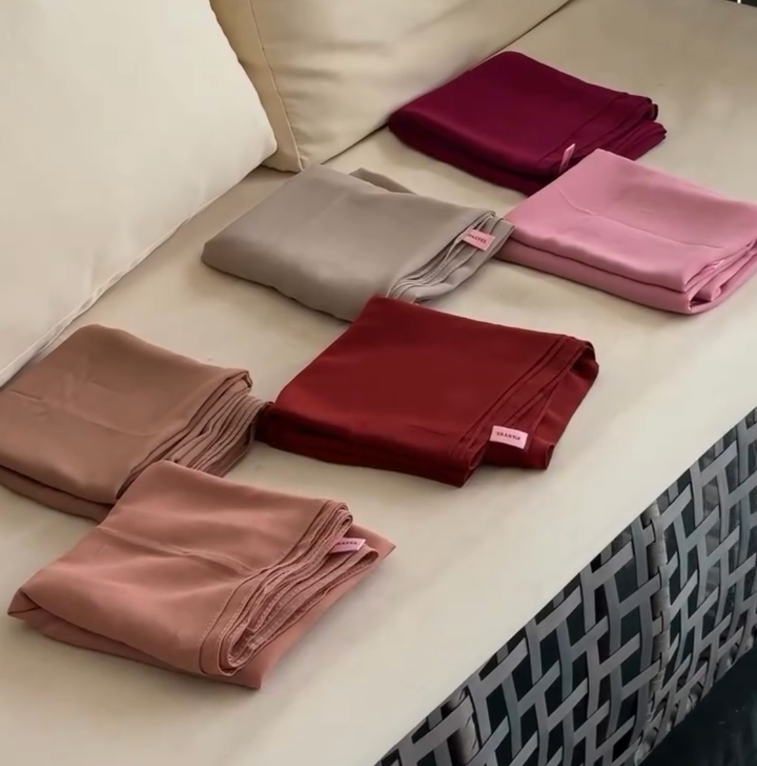 The Loooks–Dreamy Hijab Combo Set (5 Pcs) - Image 2