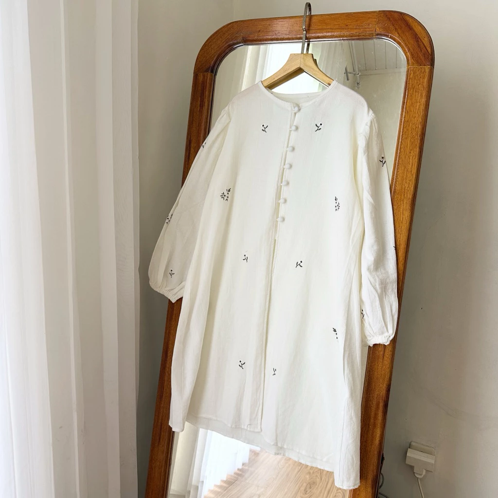 Floral Embroidered Tunic - Image 5