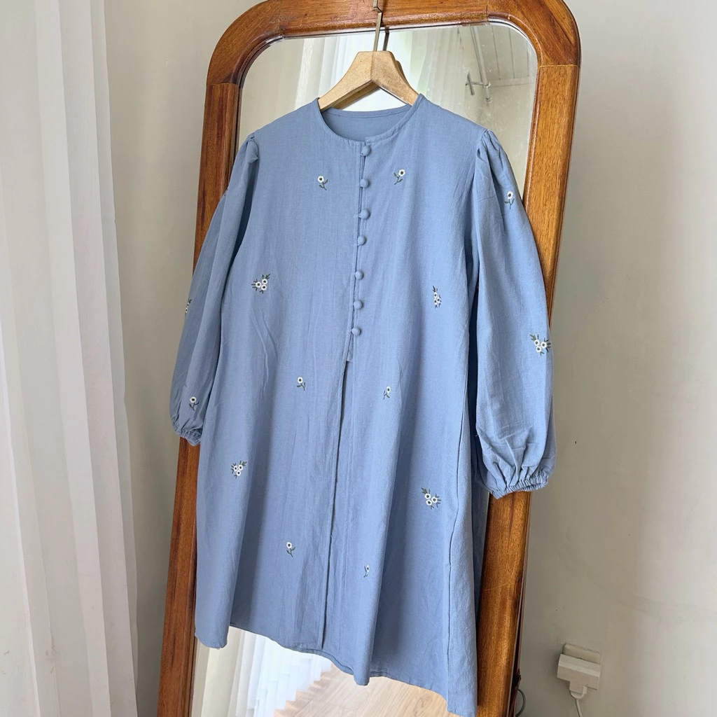 Floral Embroidered Tunic - Image 4